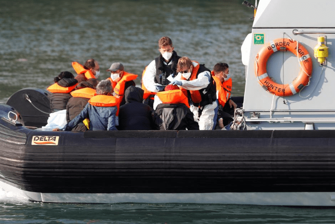 More migrants cross Channel to Britain as political tension rises