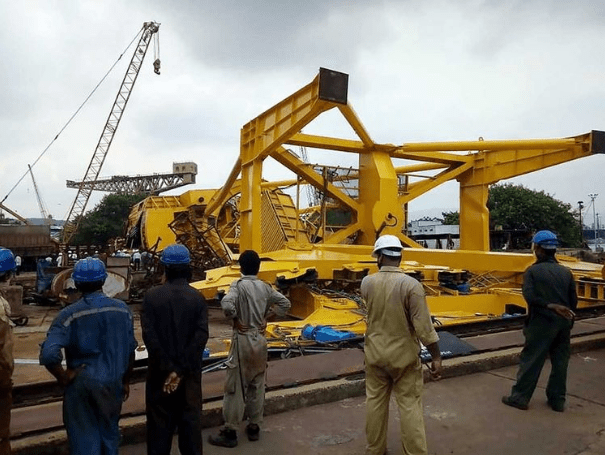 Report: 11 dead as crane collapses at Indian shipyard