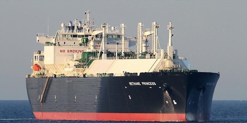 Pirates kidnap seafarer from LNG carrier in Gulf of Guinea