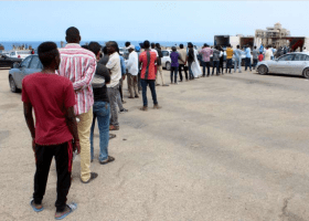 U.N. resumes migrant evacuation flights in Libya 