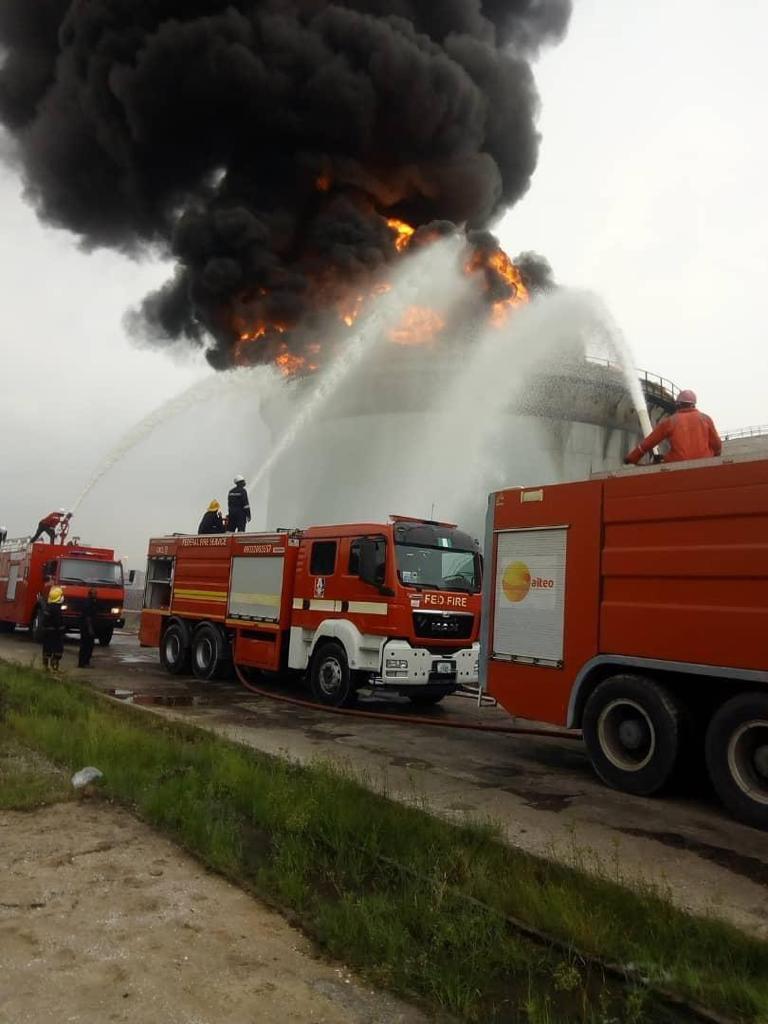 Oando tank farm on fire in Apapa