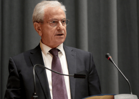 Greek shipowners call for vaccine priority for seafarers