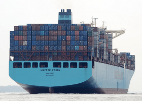 Maersk Essen loses 750 containers