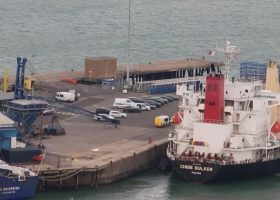 7 stowaways arrested in England