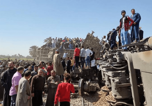 Train collision kills 32 people, injures dozens in Egypt