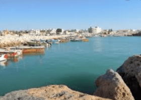 Pirates hijack Iraqi ship stranded off Iranian coast