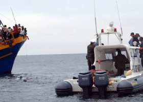 21 African migrants die as boat sinks off Tunisia