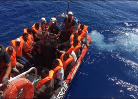 21 African migrants die as boat sinks off Tunisia