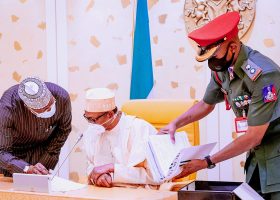 PHOTOS: Buhari presides over FEC meeting