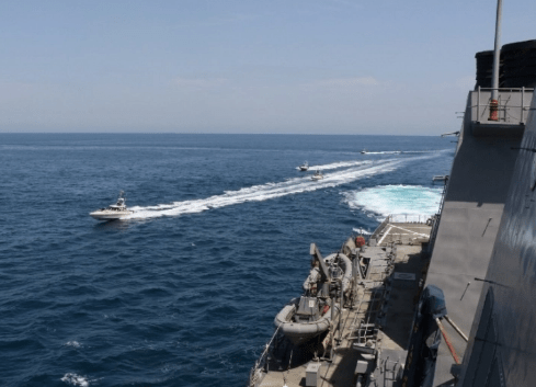 Iran, US warships in tense Middle East encounter