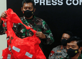 53 dead as Indonesian submarine breaks into three