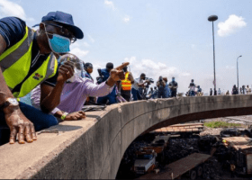Apapa gridlock: Lagos gives under bridge squatters quit notice