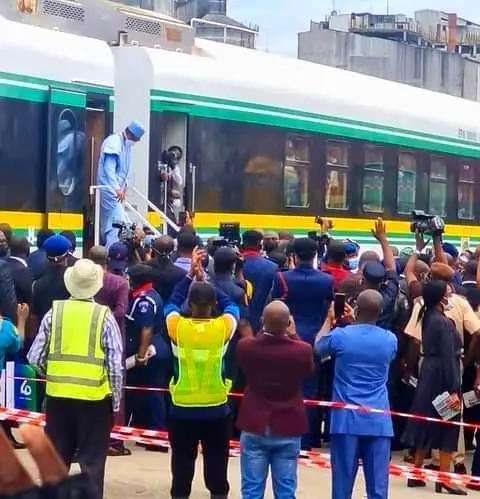 President Muhammadu Buhari Thursday inaugurated the commercial operations of Lagos-Ibadan railway at the Mobolaji Johnson Railway Station, Ebute Meta, Lagos.