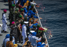 Indonesia calls off salvage of sunken submarine