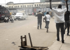 Gunshots as police battle area boys at Tin Can port 