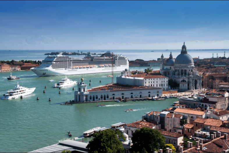 Italy bans cruise ships from Venice lagoon