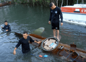 Colombian navy seizes tons of cocaine from semi-submersible