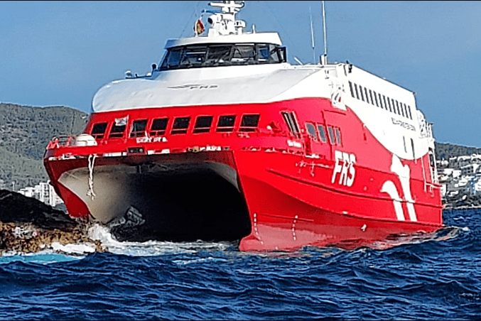 Ferry runs aground off Spanish Island