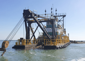 Port of Houston awards contract to dredge ship channel 