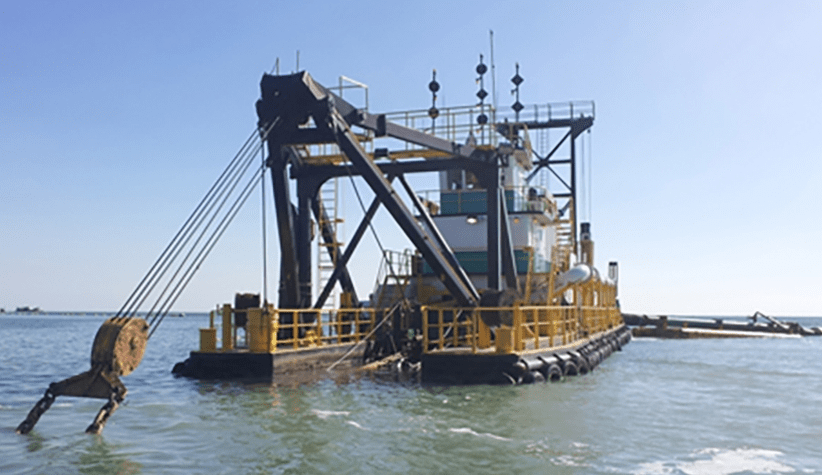 Port of Houston awards contract to dredge ship channel 