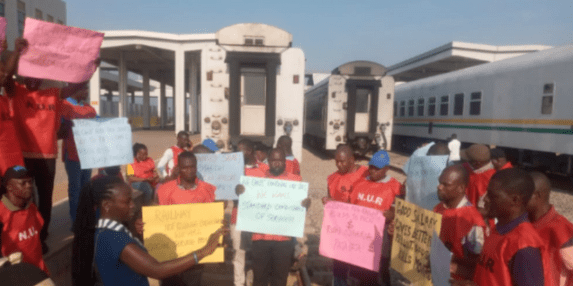 Nigerian railway workers begin strike over poor salary 