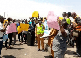 Truck owners protest extortion at Lagos ports