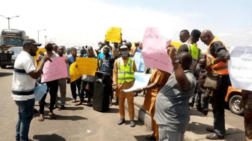 Truck owners protest extortion at Lagos ports