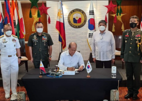 Philippine Navy signs warship deal with Hyundai Heavy