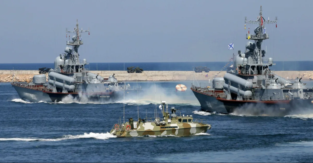 Russian threatens to attack foreign ships in its waters  