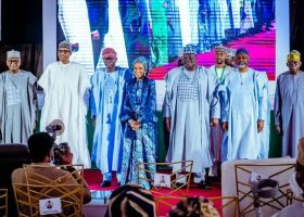 Buhari commends Dangote at fertilizer plant commissioning