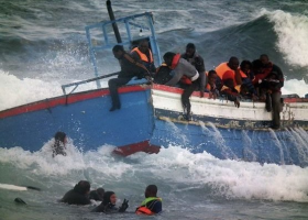 At least nine migrants drown off Tunisia in shipwreck