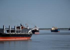 Argentine maritime workers plan 24-hour strike