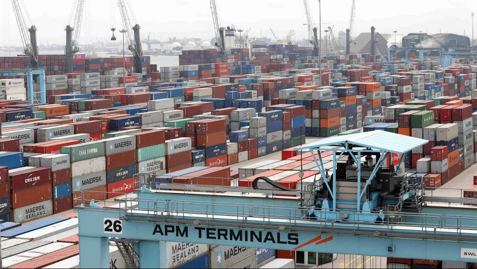 A.P. Moller-Maersk divests its share in Global Ports