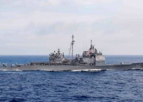 US warships sail through Taiwan Strait