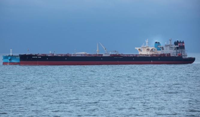 Equatorial Guinea detains ship accused of stealing crude oil in Nigeria