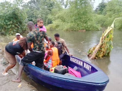 Navy provides humanitarian services to flood victims 