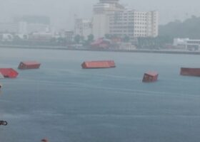 15 containers fall into water in Singapore