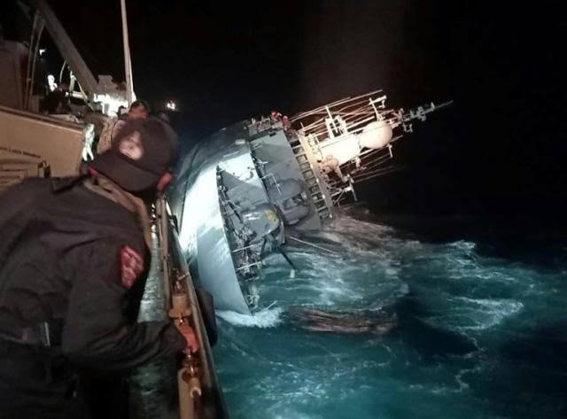 Thai navy searches for 31 sailors after vessel sinks
