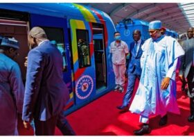 Buhari inaugurates Lagos Blue Rail Line