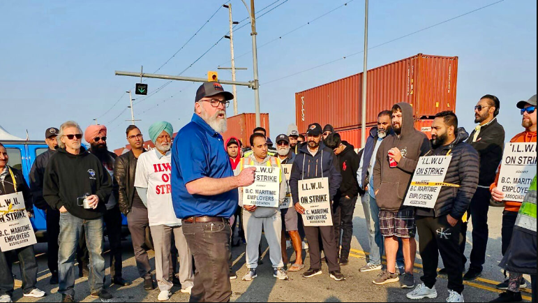 Striking Canadian dockworkers union reach deal with employers
