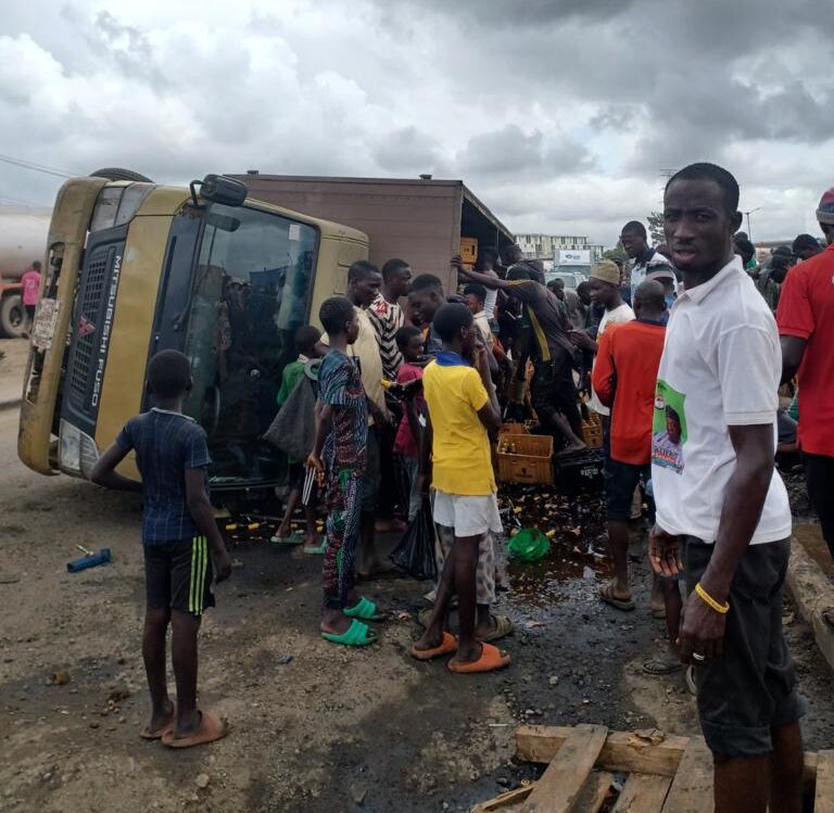 PHOTOS: Truck accidents causes traffic in Lagos