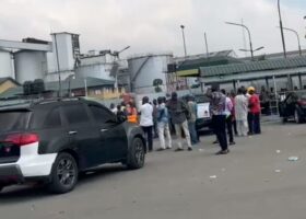 VIDEOS: Union shuts Apapa, Tin-Can, other ports