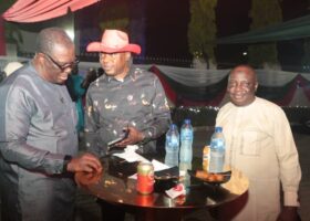 Customs chief celebrates Christmas with officers 
