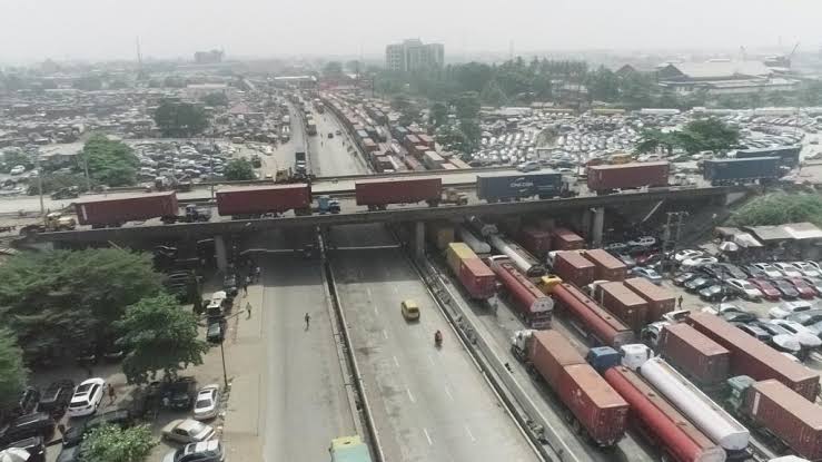 Lagos orders trucks to vacate Apapa-Oshodi expressway