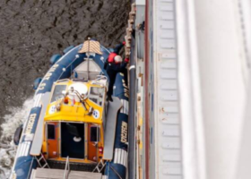 Pilot falls into water, dies in ship boarding accident