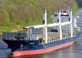 Pirates attack Liberian ship off Somali