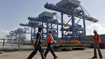 Indian Port Workers Threaten Nationwide Strike Over Wage Delays 