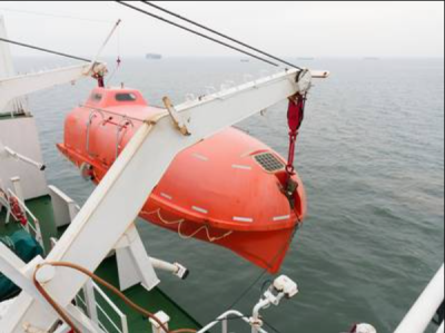 Nicolai Maersk Rescues 18 Crew from Sinking Cargo Ship in South China Sea