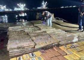 Ecuadorian Navy Seizes Ton of Cocaine from Guayaquil Express in Major Drug Bust
