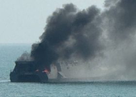 Dozens Killed as US Submarine Sinks Iranian Warship